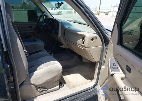 2004 Chevrolet Silverado 1500 Ls z USA, uszkodzony, nr VIN 2GCEC19V941113411